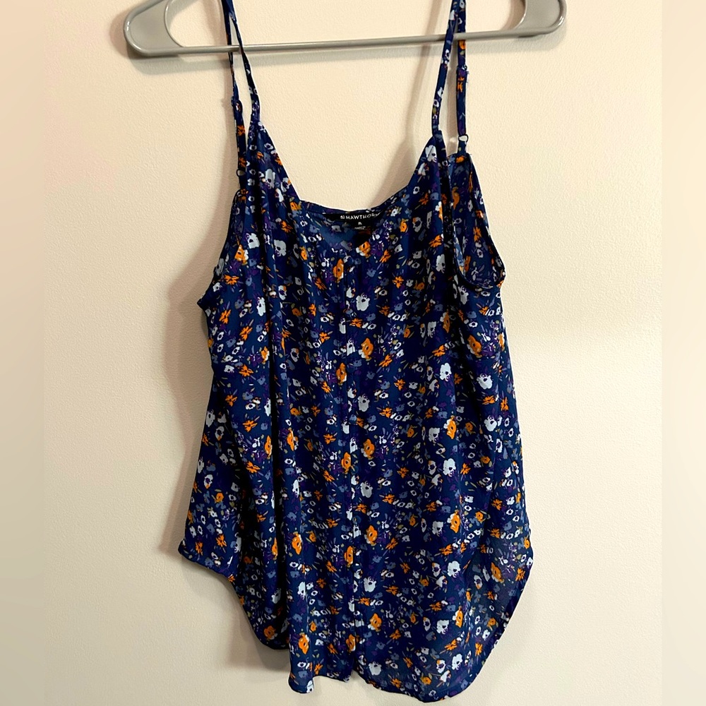 Navy floral tank top with button detail down front. NWOT. Size XL